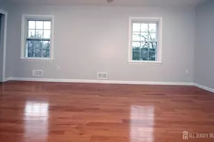 4 White Oaks Dr, Sayreville, NJ 08872 - Photo 18