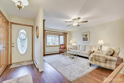 8 Adelphi Court, Edison, NJ 08837 - Photo 4