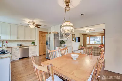 8 Adelphi Court, Edison, NJ 08837 - Photo 10