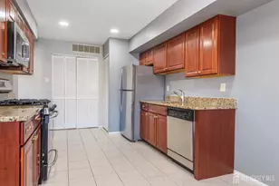 1614 Edison Glen Terrace, Edison, NJ 08837 - Photo 12