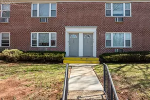 5 York Dr, Edison, NJ 08817 - Photo 1