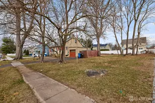 131 Martin Dr, South Plainfield, NJ 07080 - Photo 4