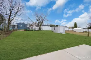 16 Hemlock Dr, Sayreville, NJ 08859 - Photo 20