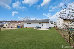 16 Hemlock Dr, Sayreville, NJ 08859 - Photo 22