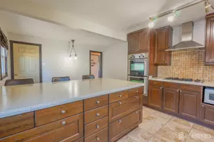 25 Ovington Ave, Edison, NJ 08817 - Photo 12