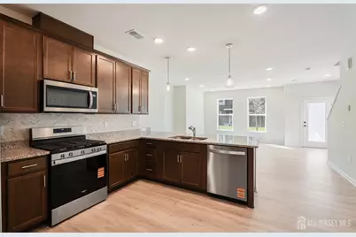 628 Sadie Circle, New Brunswick, NJ 08901 - Photo 14