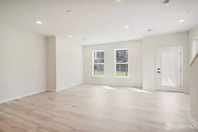 628 Sadie Circle, New Brunswick, NJ 08901 - Photo 4