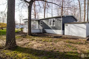 21 Keats Rd, North Brunswick Township, NJ 08902 - Photo 20