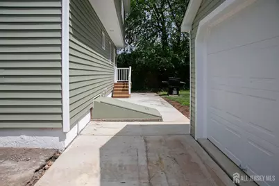 15 Bradley Drive, Edison, NJ 08817 - Photo 4