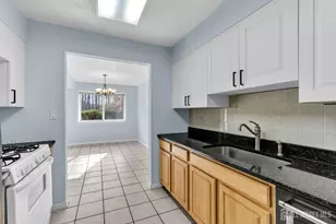 33 Deerberry Ln, South Brunswick Township, NJ 08852 - Photo 16