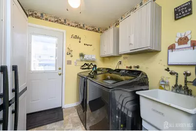 245 Florence Avenue, Colonia, NJ 07067 - Photo 18