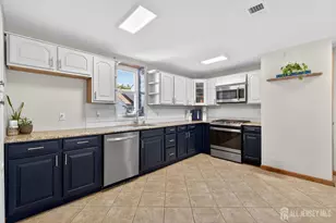 4 Jeanette St, Carteret, NJ 07008 - Photo 4