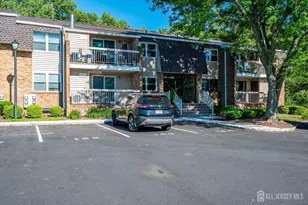 812 Sharon Garden Ct, Woodbridge Township, NJ 07095 - Photo 2