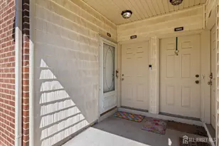 1807 Muriel Ct, South Brunswick Township, NJ 08540 - Photo 4