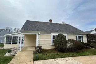 136 Plymouth Ln, Monroe Township, NJ 08831 - Photo 2