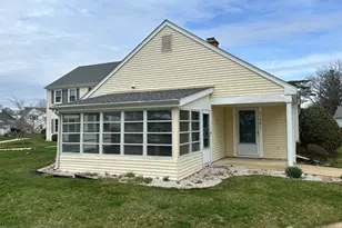 136 Plymouth Ln, Monroe Township, NJ 08831 - Photo 1