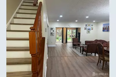 13 Albury Way, North Brunswick Township, NJ 08902 - Photo 2