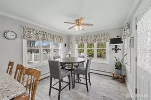 70 Oxford Rd, Colonia, NJ 07067 - Photo 16