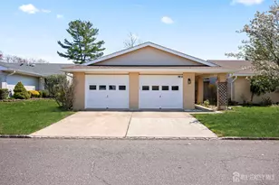 701 Croydon Rd, Monroe Township, NJ 08831 - Photo 2