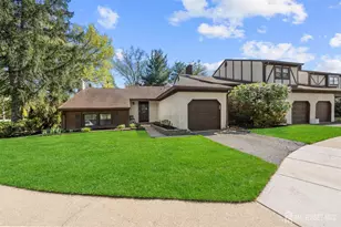 29 Piccadilly Circus, Sayreville, NJ 08872 - Photo 2