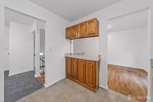 29 Piccadilly Circus, Sayreville, NJ 08872 - Photo 6