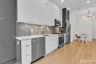 20 Van Nostrand Ave, Jersey City, NJ 07305 - Photo 4