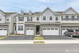 107 Charleston Dr, Monroe Township, NJ 08831 - Photo 2