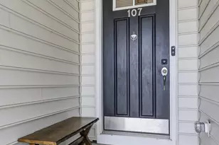 107 Charleston Dr, Monroe Township, NJ 08831 - Photo 4