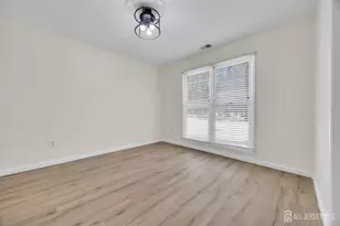 113 Heather Ct, Edison, NJ 08820 - Photo 8