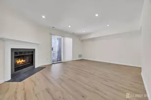 113 Heather Ct, Edison, NJ 08820 - Photo 4