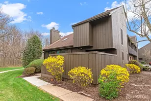 272 Westgate Dr, Edison, NJ 08820 - Photo 4