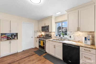 272 Westgate Drive, Edison, NJ 08820 - Photo 24