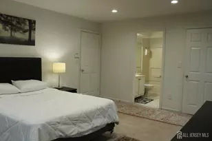 612 Waterford Dr, Edison, NJ 08817 - Photo 44