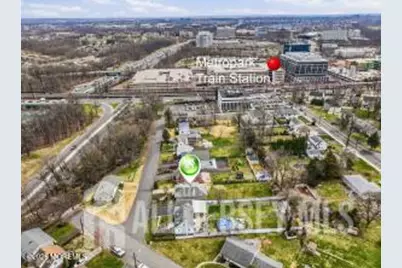 47 S Walnut Avenue, Iselin, NJ 08830 - Photo 2