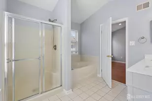 701 Dahlia Cir, South Brunswick Township, NJ 08810 - Photo 24