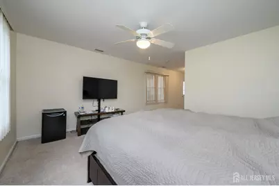 20 Hollywood Drive, Woodbridge Township, NJ 07095 - Photo 12