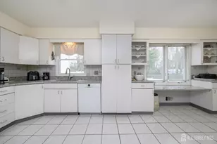 20 Hollywood Dr, Woodbridge Township, NJ 07095 - Photo 18
