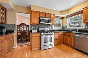 9 Chipwood Ln, North Brunswick Township, NJ 08902 - Photo 6