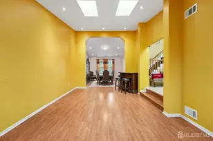 9 Chipwood Ln, North Brunswick Township, NJ 08902 - Photo 10