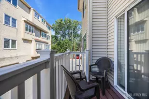 303 Holly Dr, Perth Amboy, NJ 08861 - Photo 8