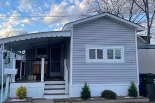 29 Freddie Ave, Avenel, NJ 07001 - Photo 2