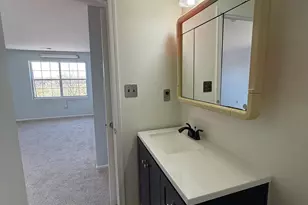 1610 Green Hollow Dr, Iselin, NJ 08830 - Photo 18