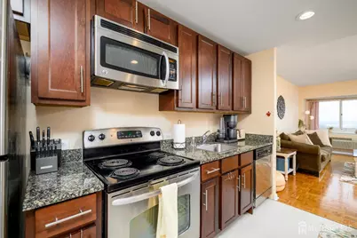 110 Somerset Street #2103, New Brunswick, NJ 08901 - Photo 4