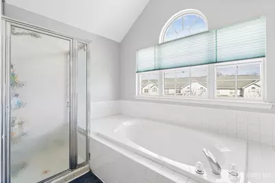 110 Castle Pointe Boulevard, Piscataway Township, NJ 08854 - Photo 24