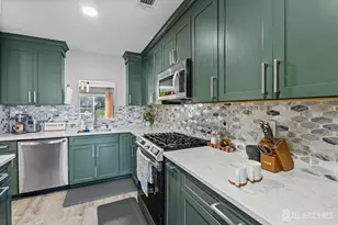 110 Castle Pointe Blvd, Piscataway Township, NJ 08854 - Photo 4