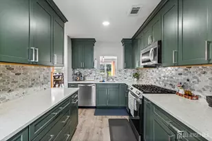 110 Castle Pointe Blvd, Piscataway Township, NJ 08854 - Photo 10