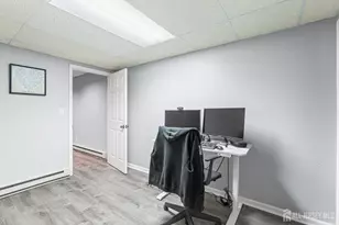 110 Castle Pointe Blvd, Piscataway Township, NJ 08854 - Photo 32