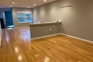 302 Wellington Park Dr, South Brunswick Township, NJ 08540 - Photo 2