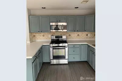 302 Wellington Park Drive, South Brunswick Township, NJ 08540 - Photo 4