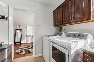 41 Pinetree Dr, Sayreville, NJ 08859 - Photo 10